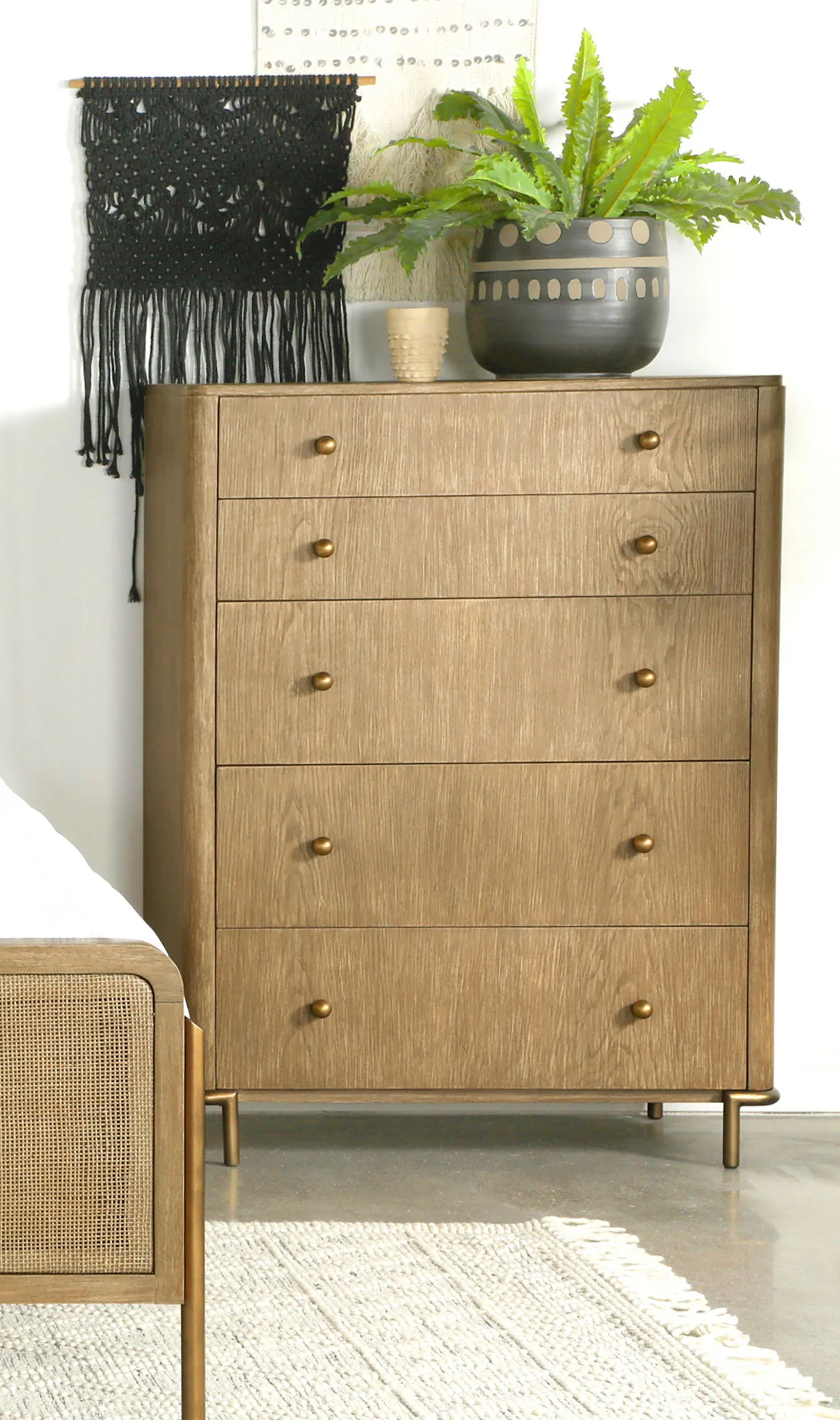 Arini 5-drawer Bedroom Chest Sand Wash - Image 2