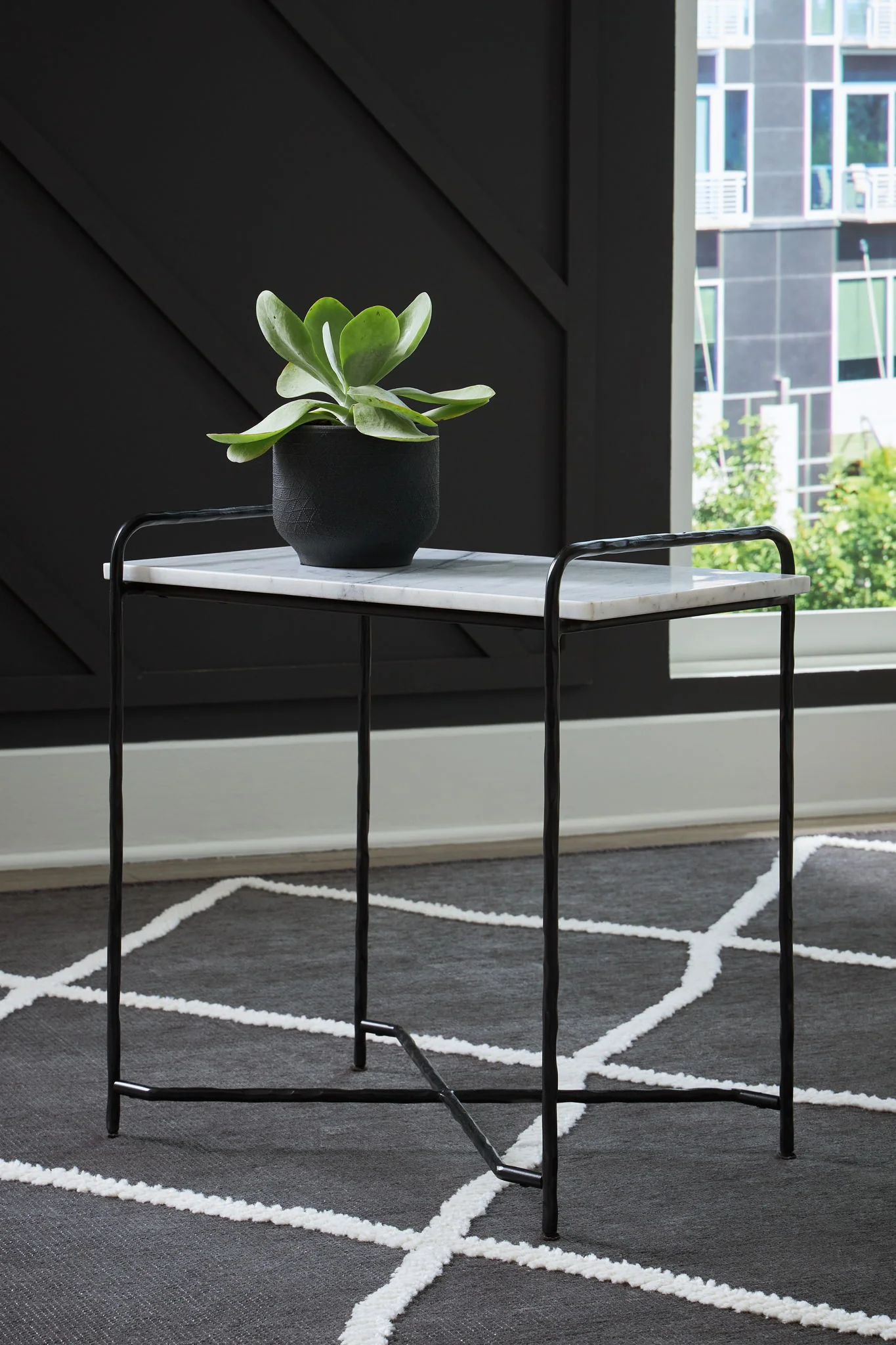 Ashber - Accent Table - White / Black - Image 3