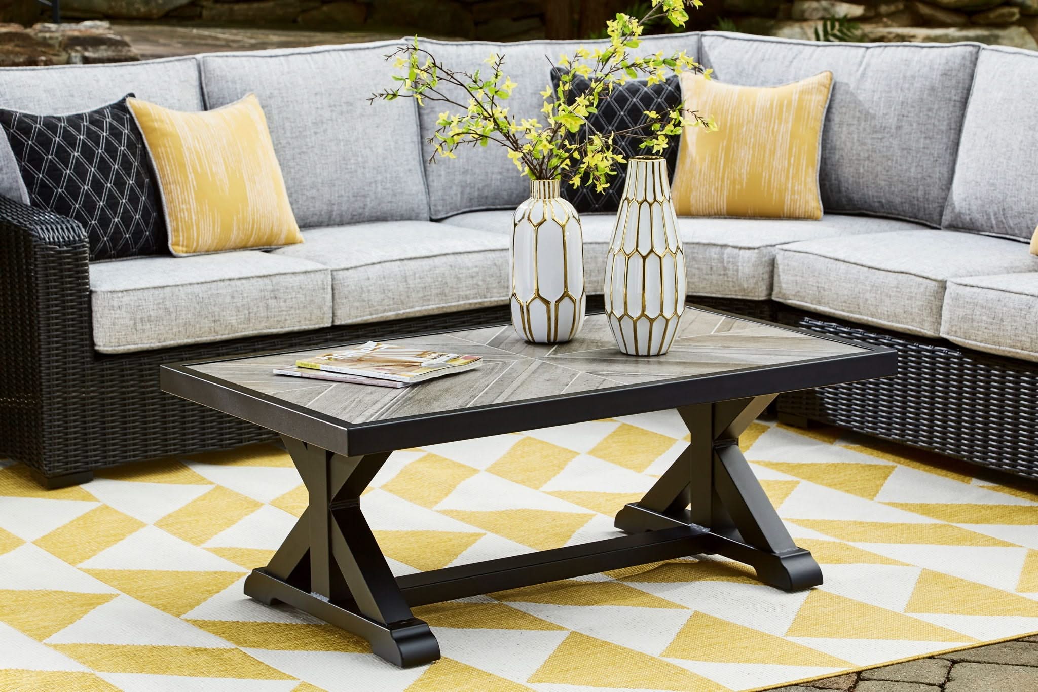 Beachcroft - Rectangular Cocktail Table - Image 3