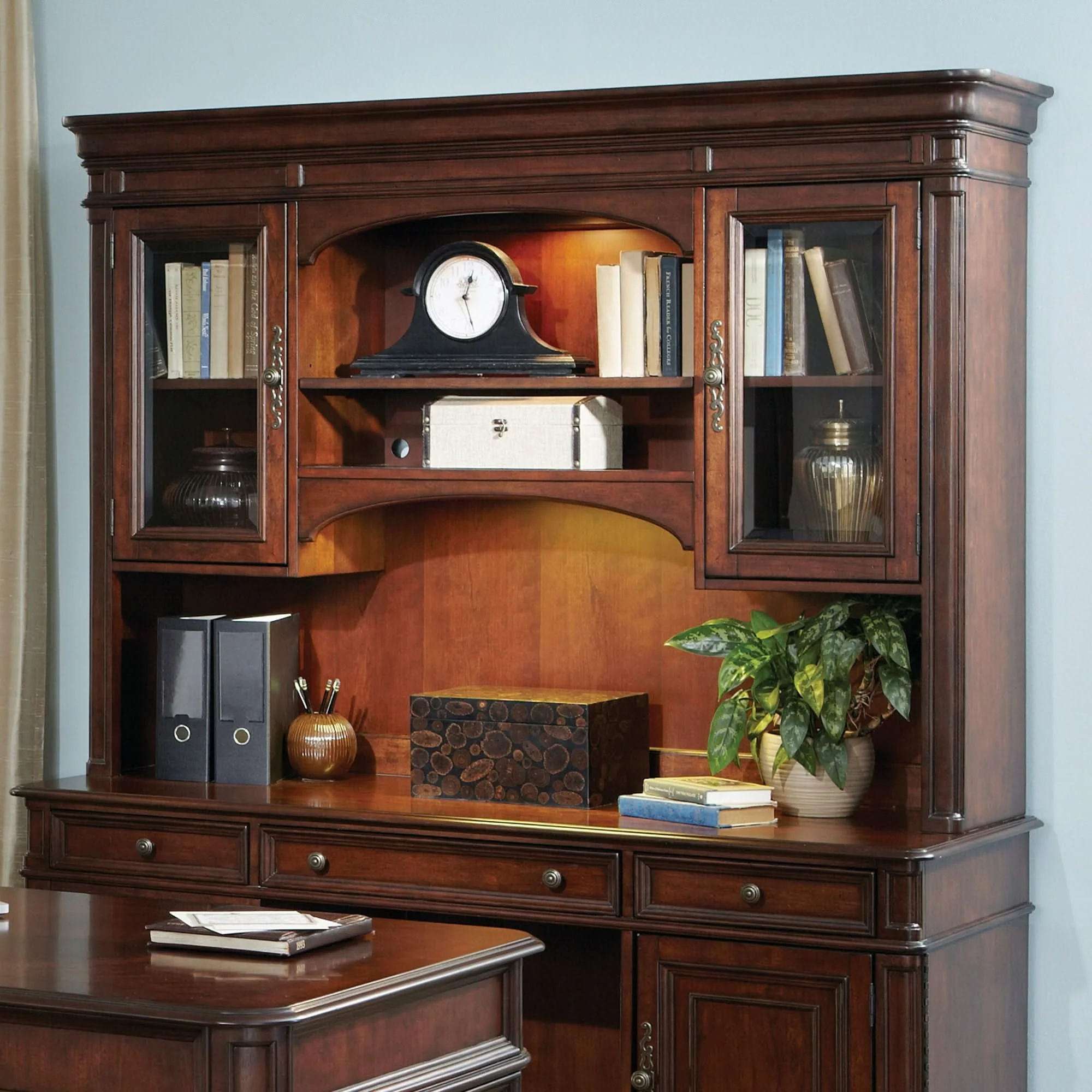 Brayton Manor - Jr Executive Credenza Hutch - Cognac - Image 3