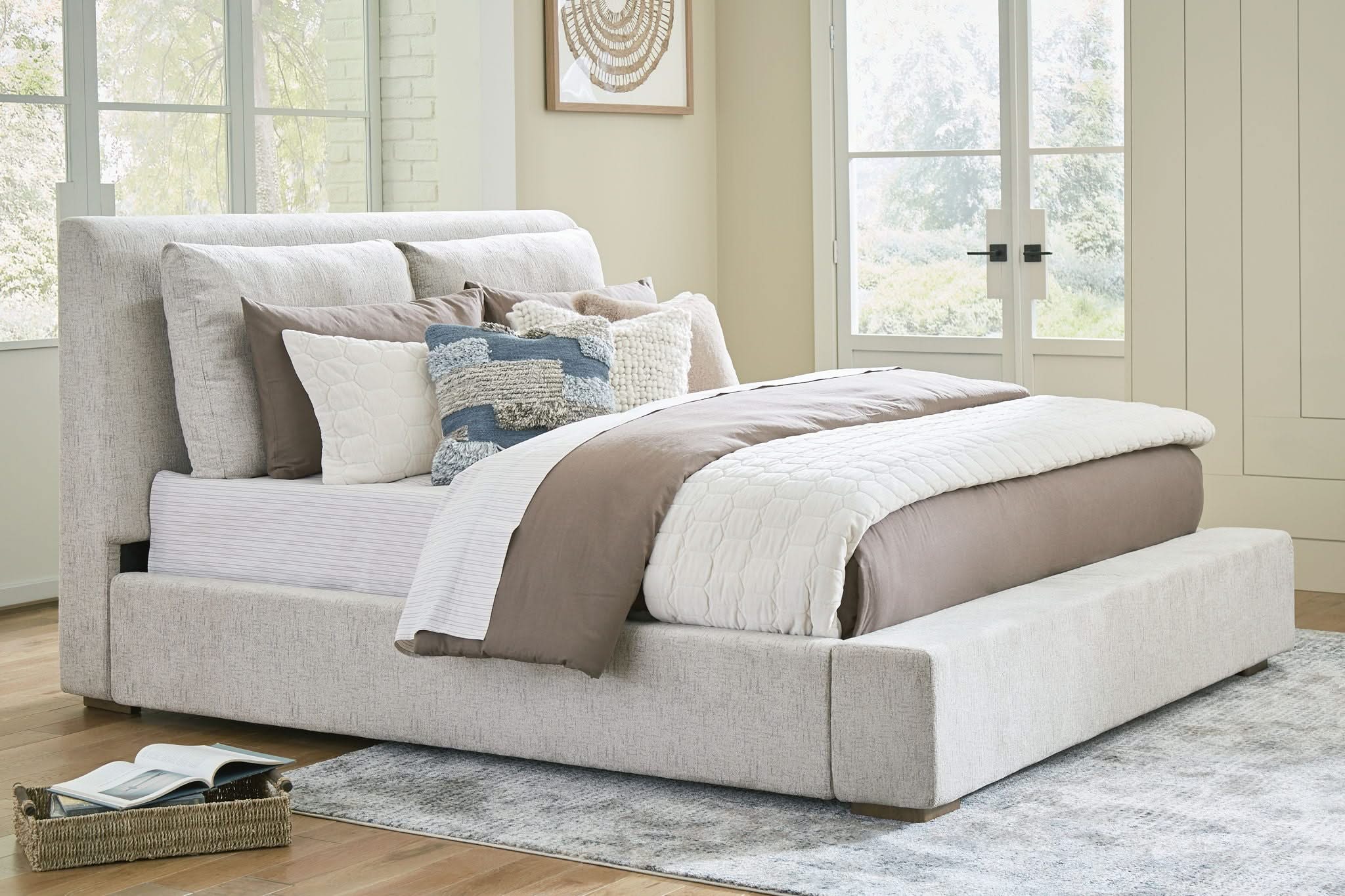 Cabalynn - Upholstered Bed - Image 4