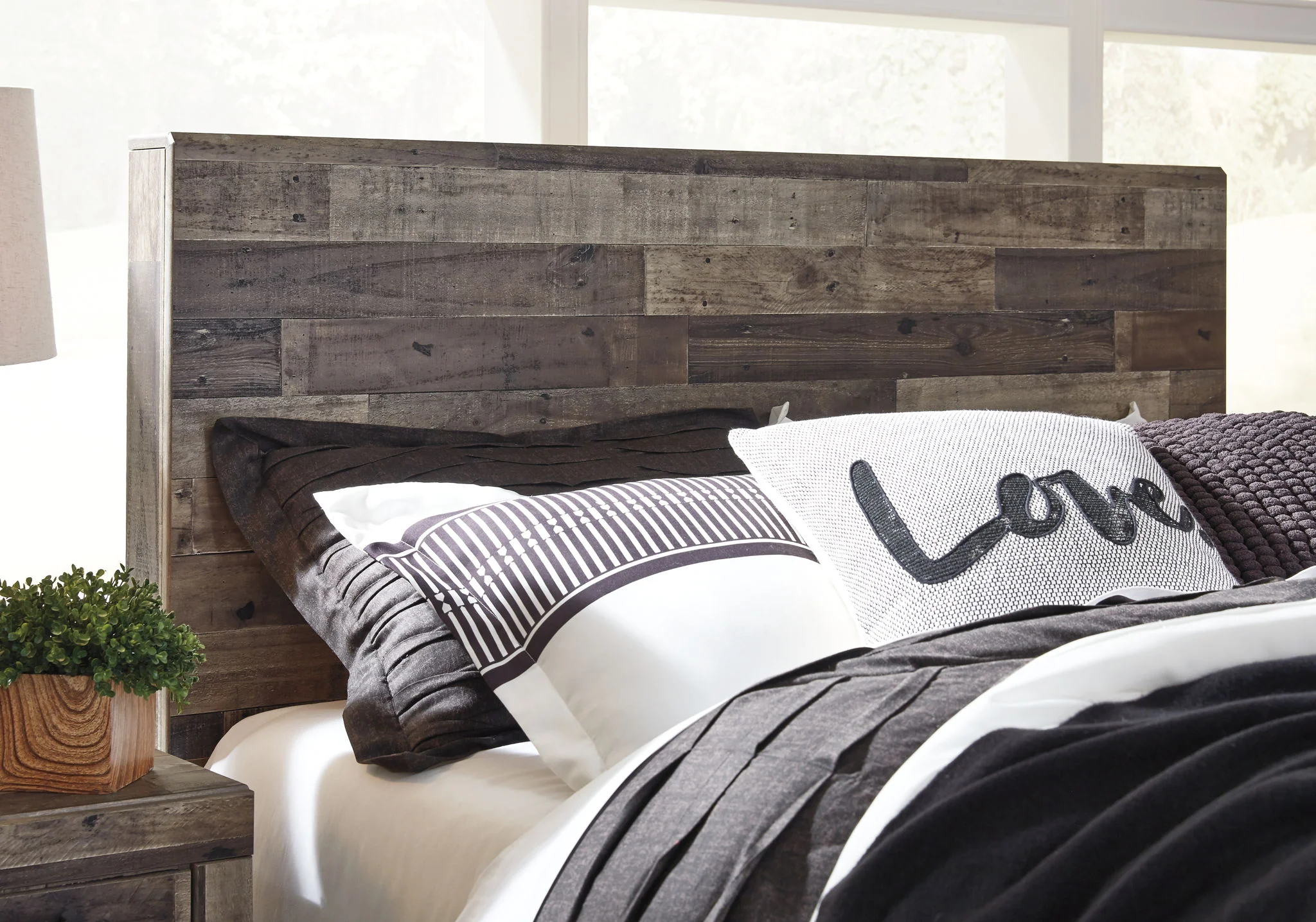 Derekson - Panel Bed - Image 25