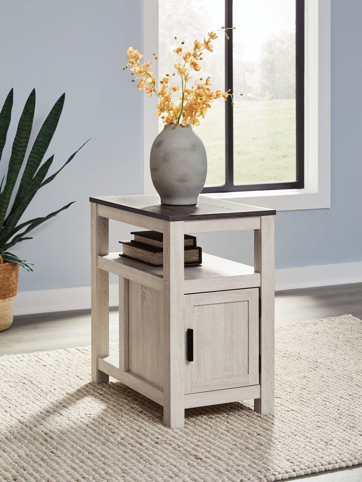 Fendenmore - Chair Side End Table - Image 4