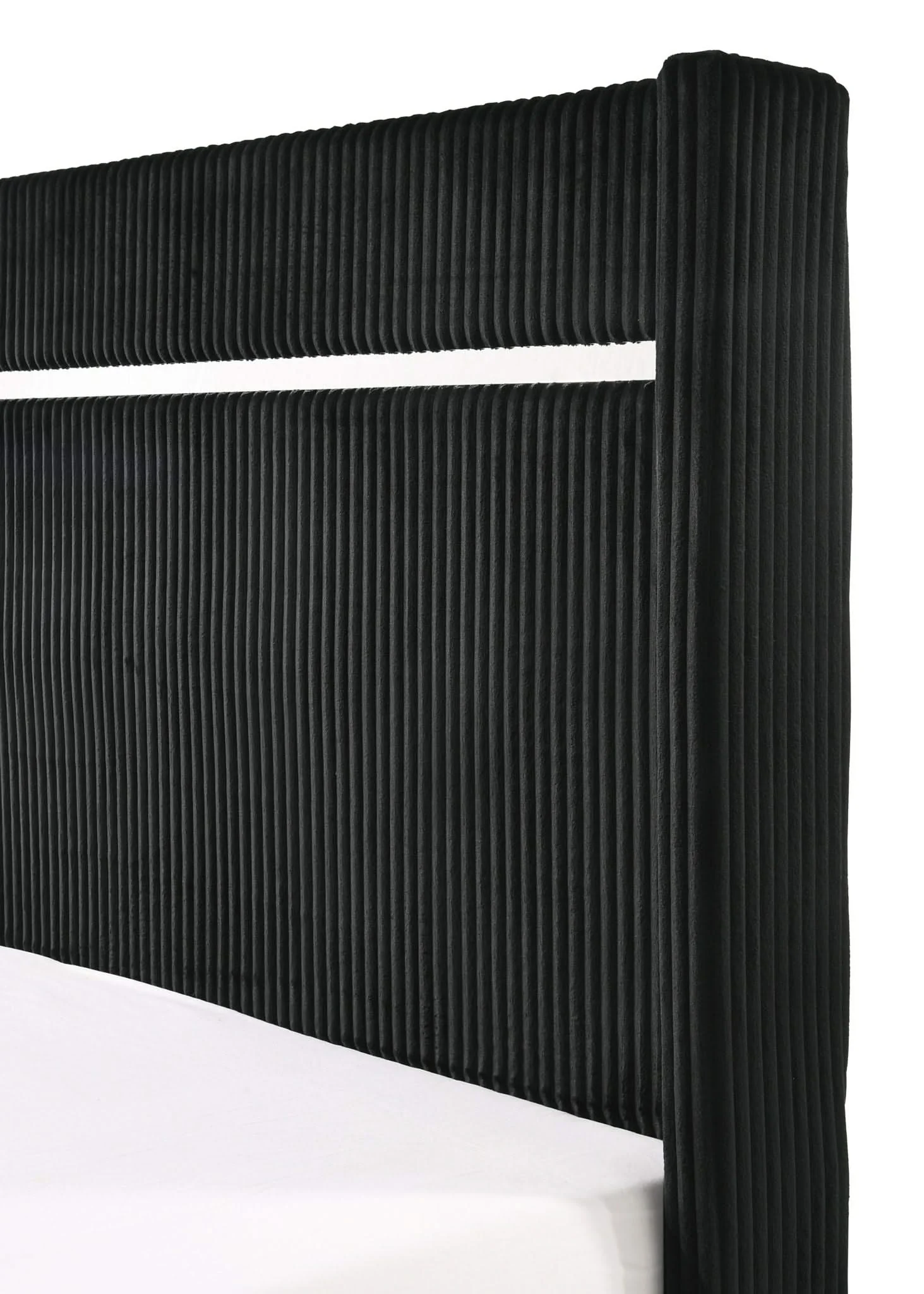 Gennro - King Bed - Black - Image 3