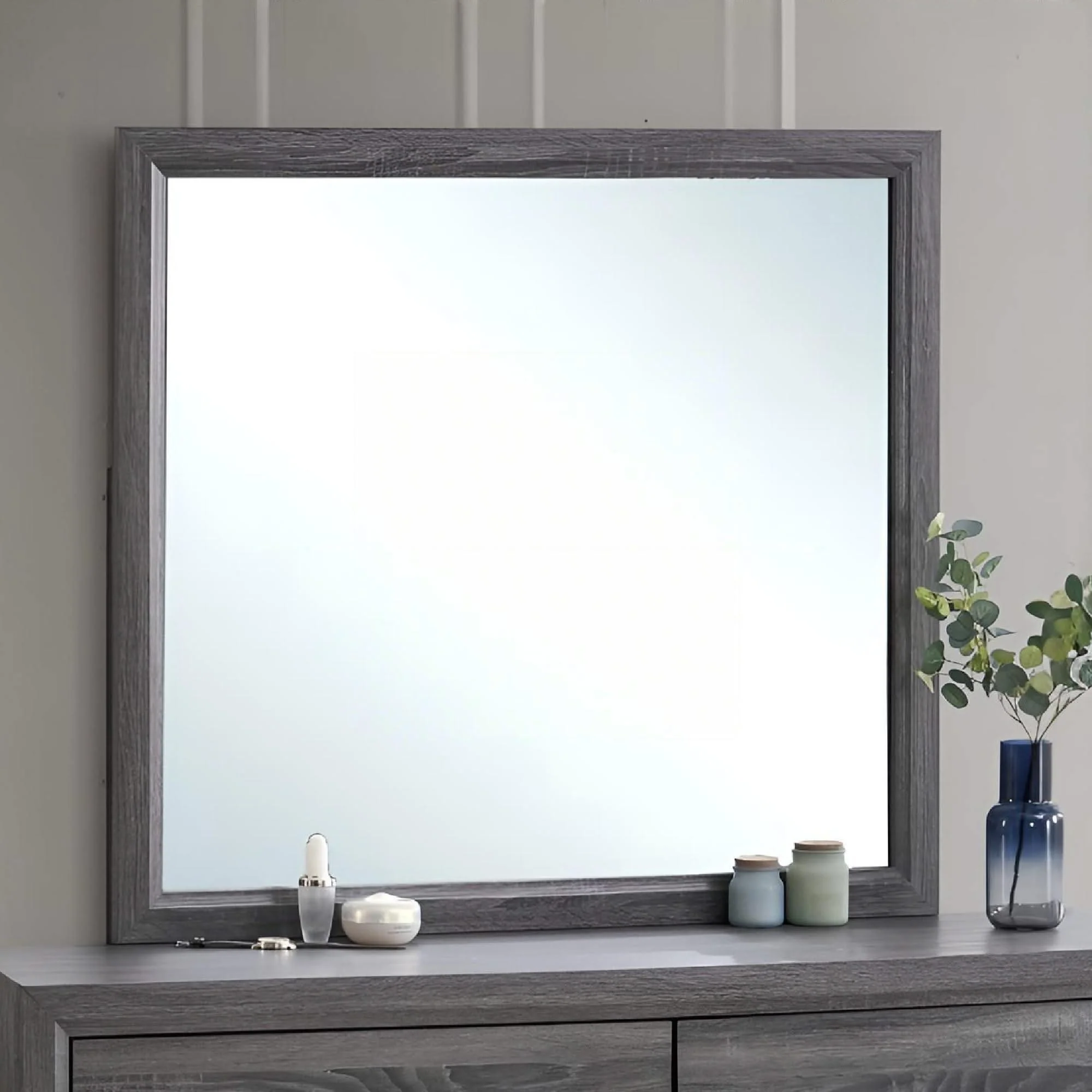 Glasgow - Mirror With Minimalist Design And Low Distortion Glass - Image 5