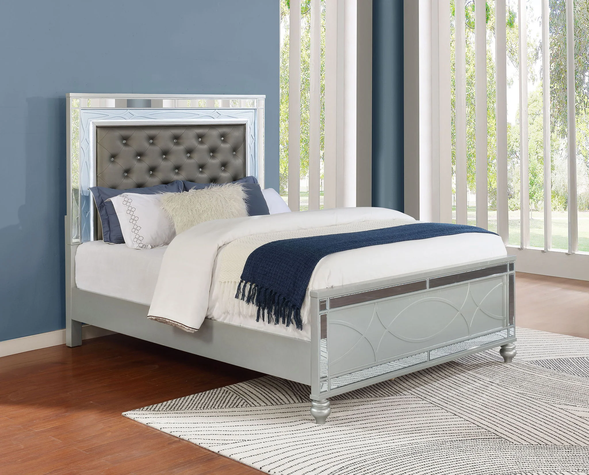 Gunnison Wood Queen LED Panel Bed Silver Metallic - Image 2