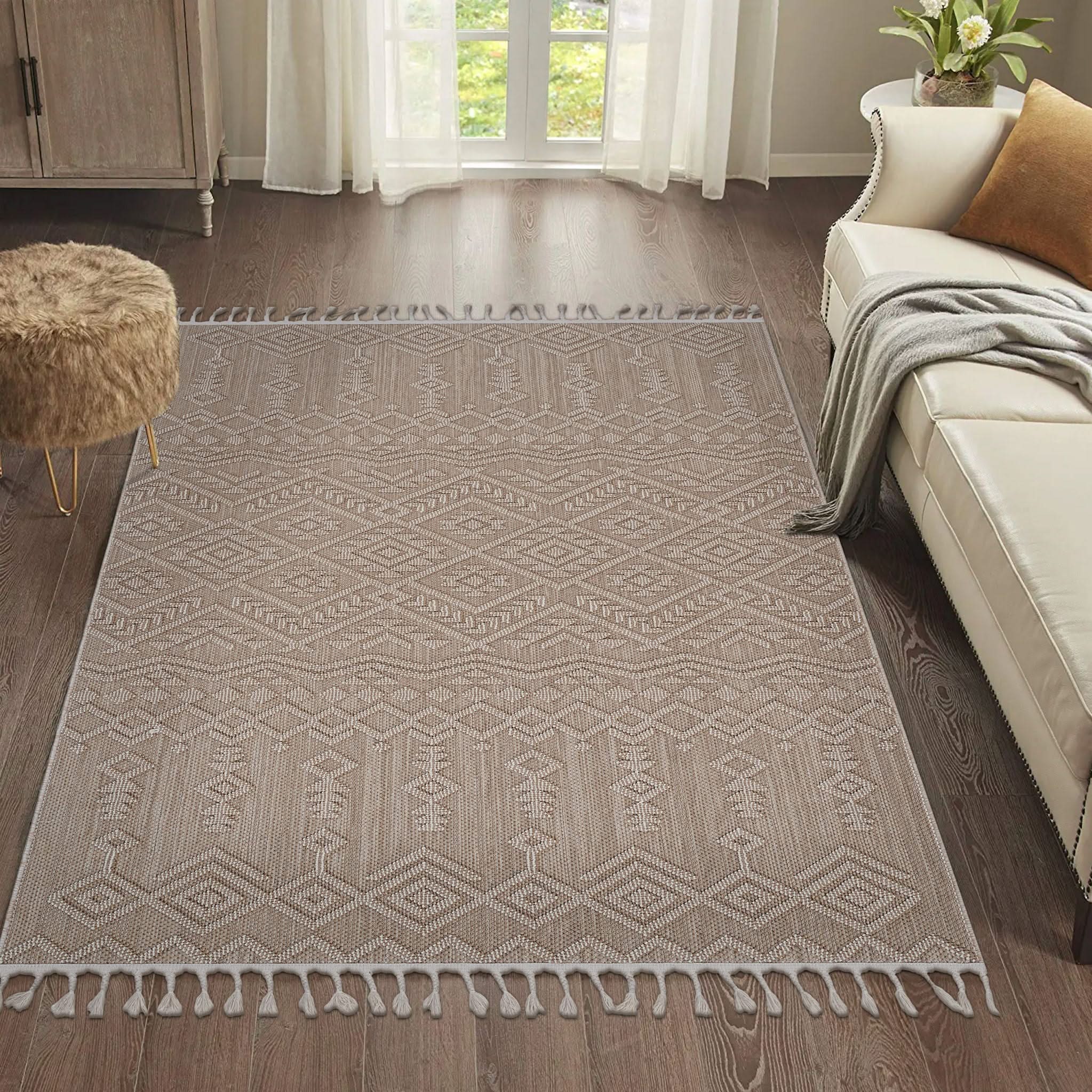 Guros - 8' X 10' Traditional Indoor / Outdoor Area Rug - Natural - Image 3