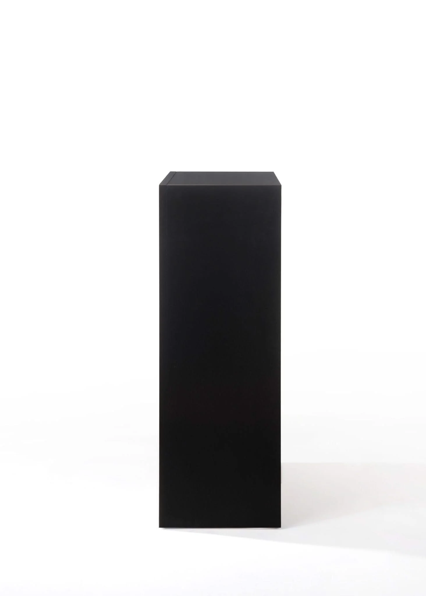 Ireland - Elegant Design Chest - Image 8