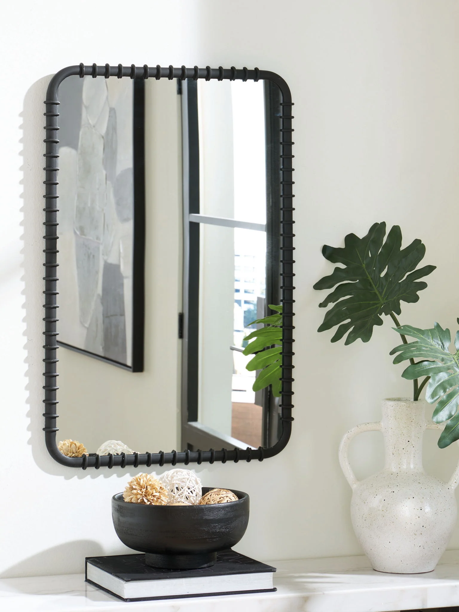 Judlow - Accent Mirror - Black - Image 3