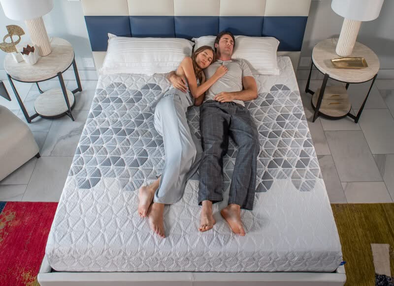 King Koil Smartlife Lotus Plush Latex Mattress W/ Bluetooth & Wired Remote - Image 6