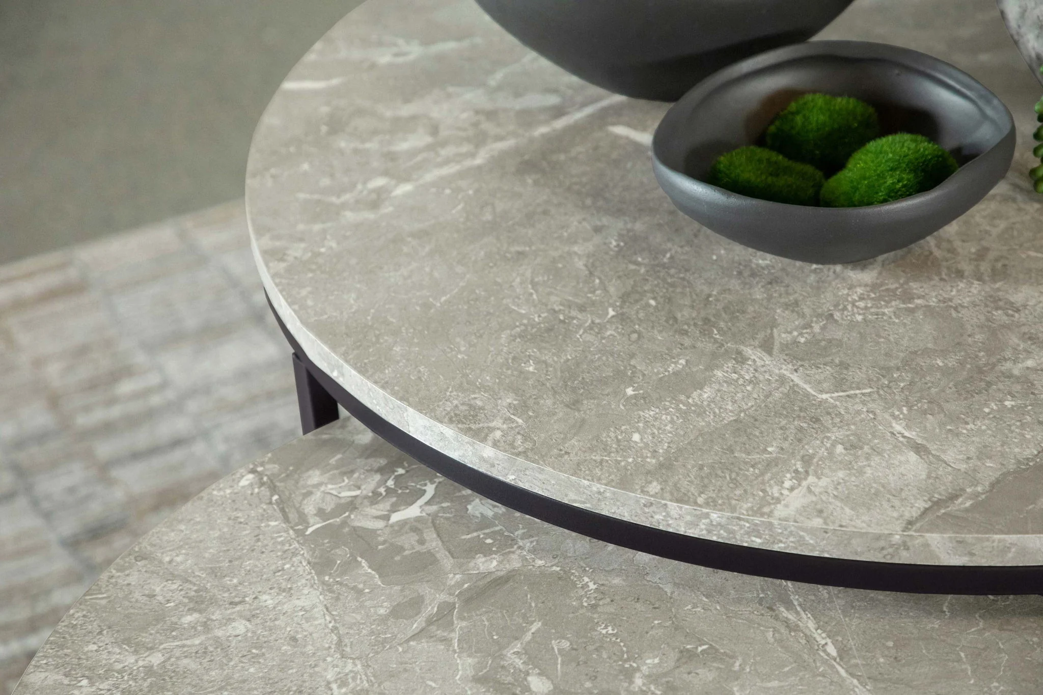 Lainey 2-piece Round Faux Marble Nesting Coffee Table Grey - Image 2