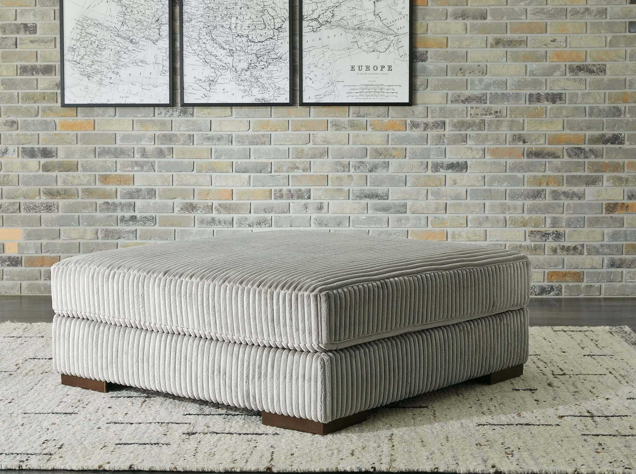 Lindyn - Oversized Accent Ottoman - Image 8
