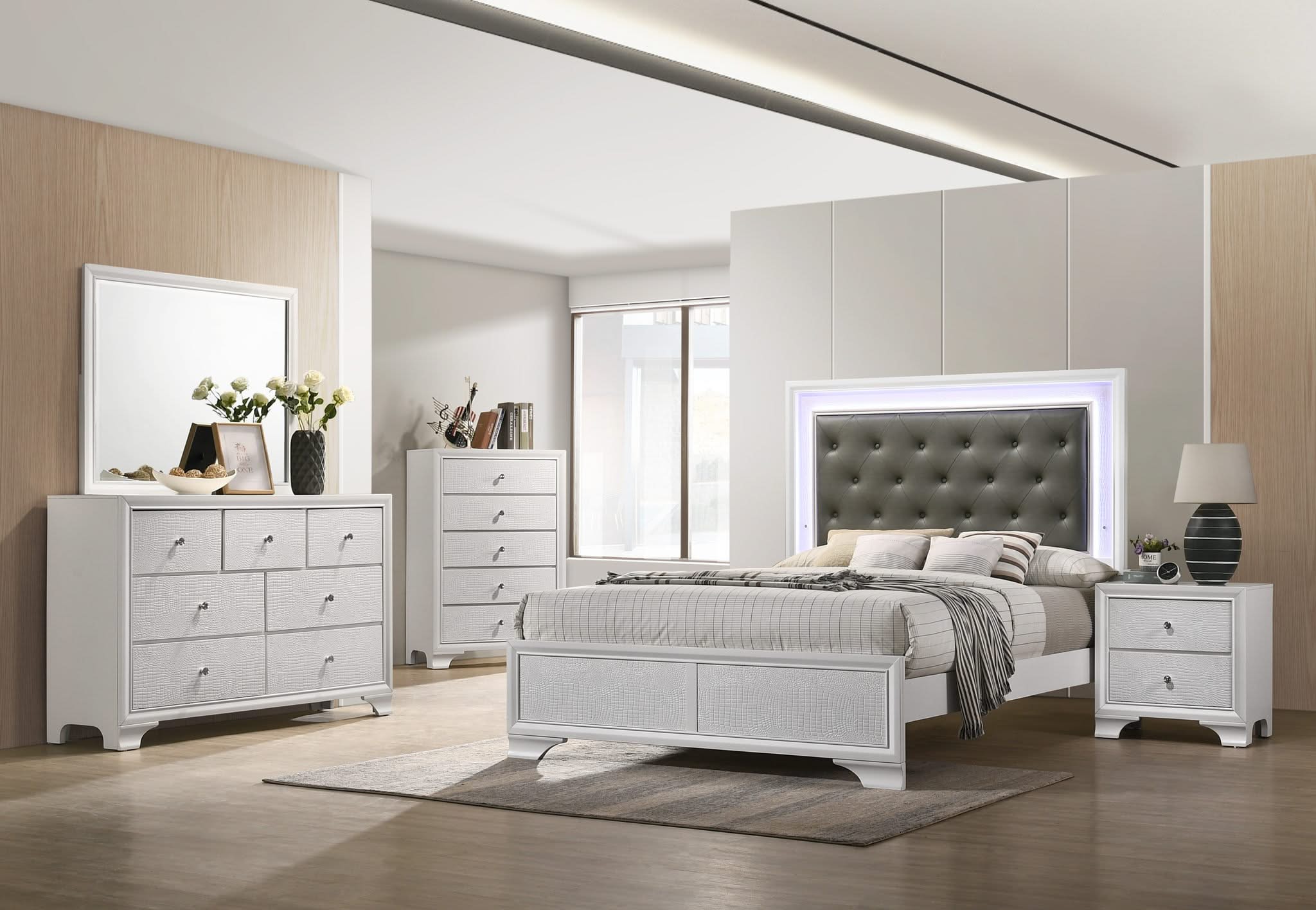 Lyssa - Full 5 Piece Bedroom Set - Oat / Frost