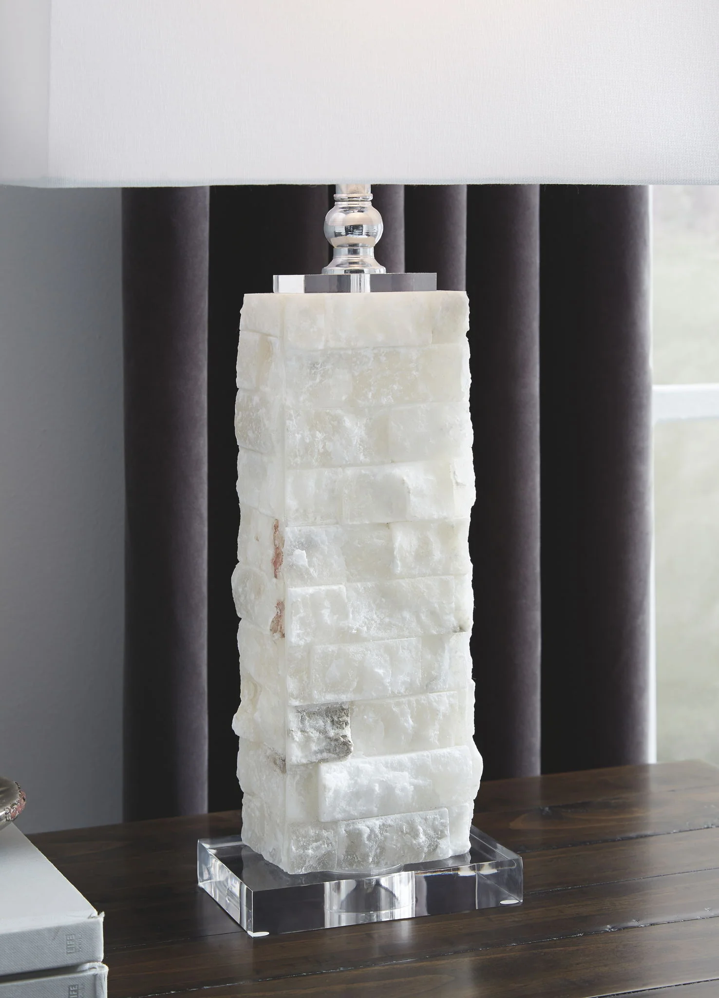 Malise - Alabaster Table Lamp - White - Image 2