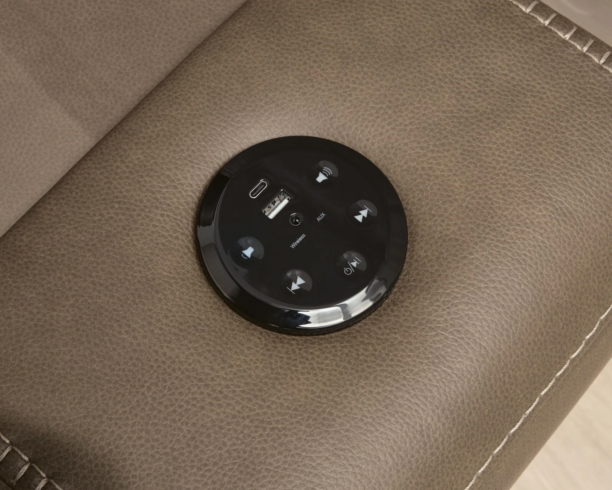 Max-Momentum - Reclining Sectional - Image 17