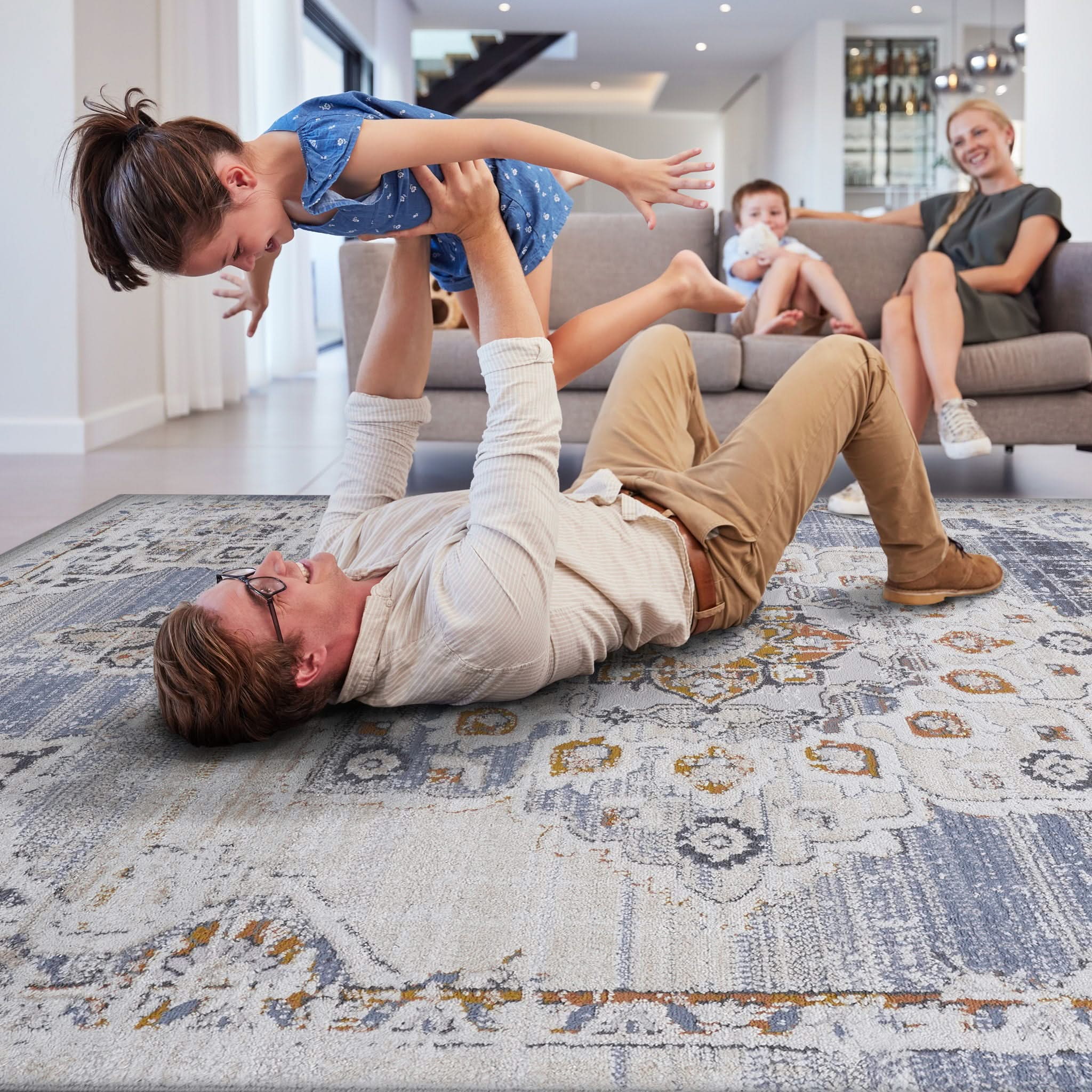 Payas - 6' X 9' Medallion Area Rug - Cream / Gold - Image 2