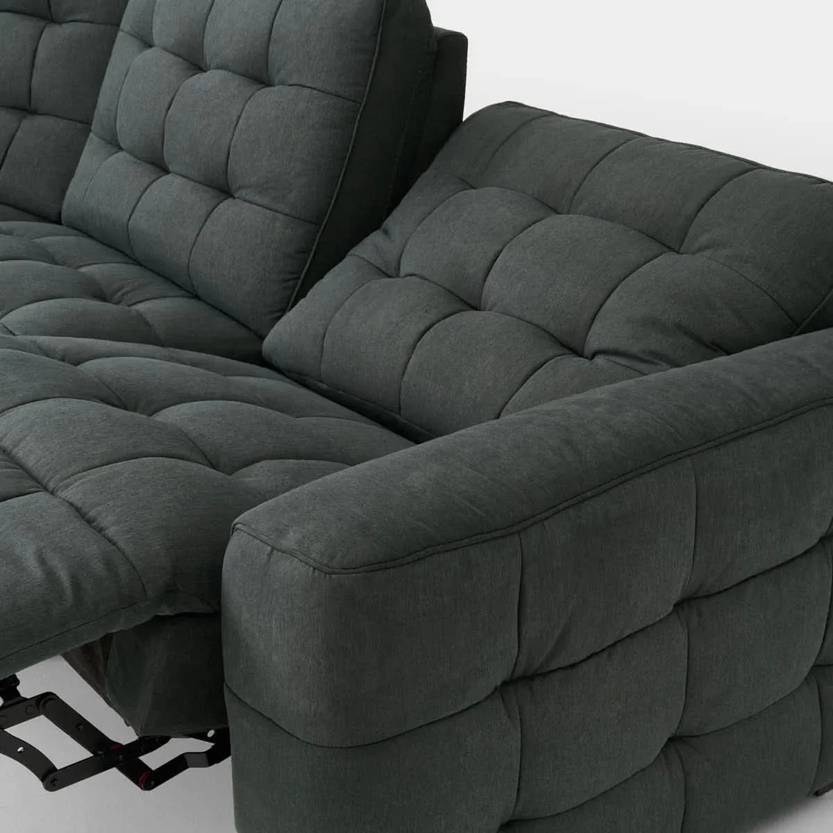 Peyton Pepper Charcoal 6-Piece Power Reclining Sectional with Storage Console & USB Charging - Image 5