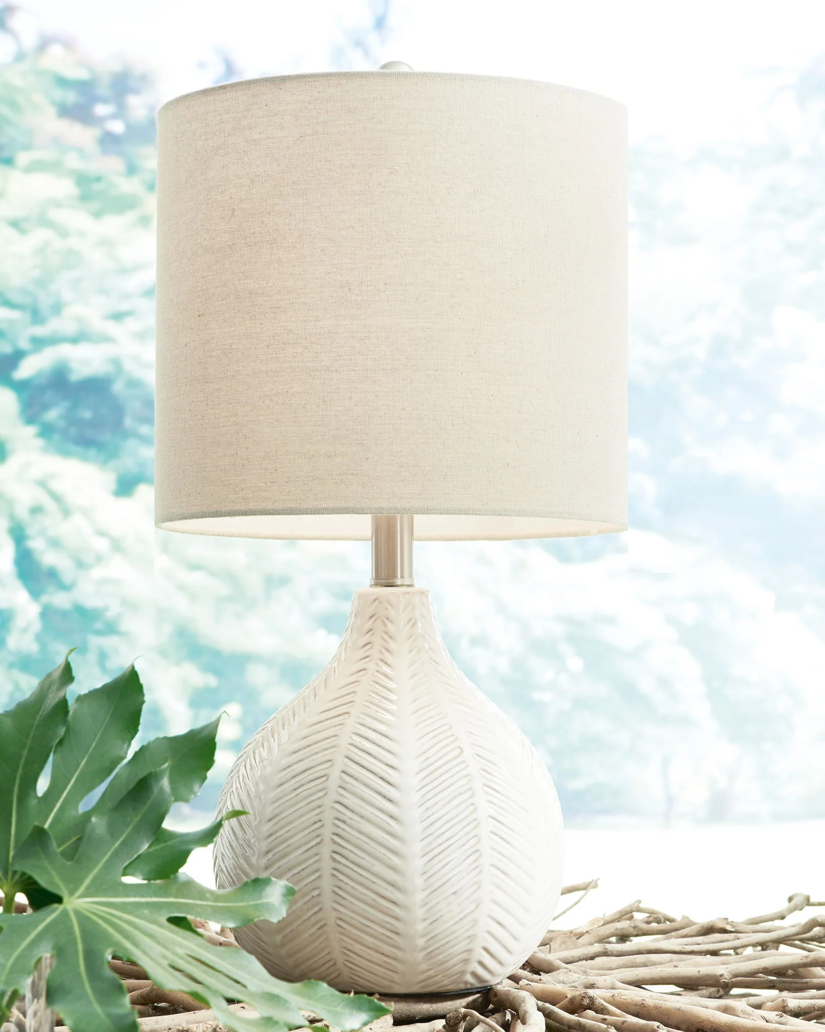 Rainermen - Ceramic Table Lamp - Off White - Image 3