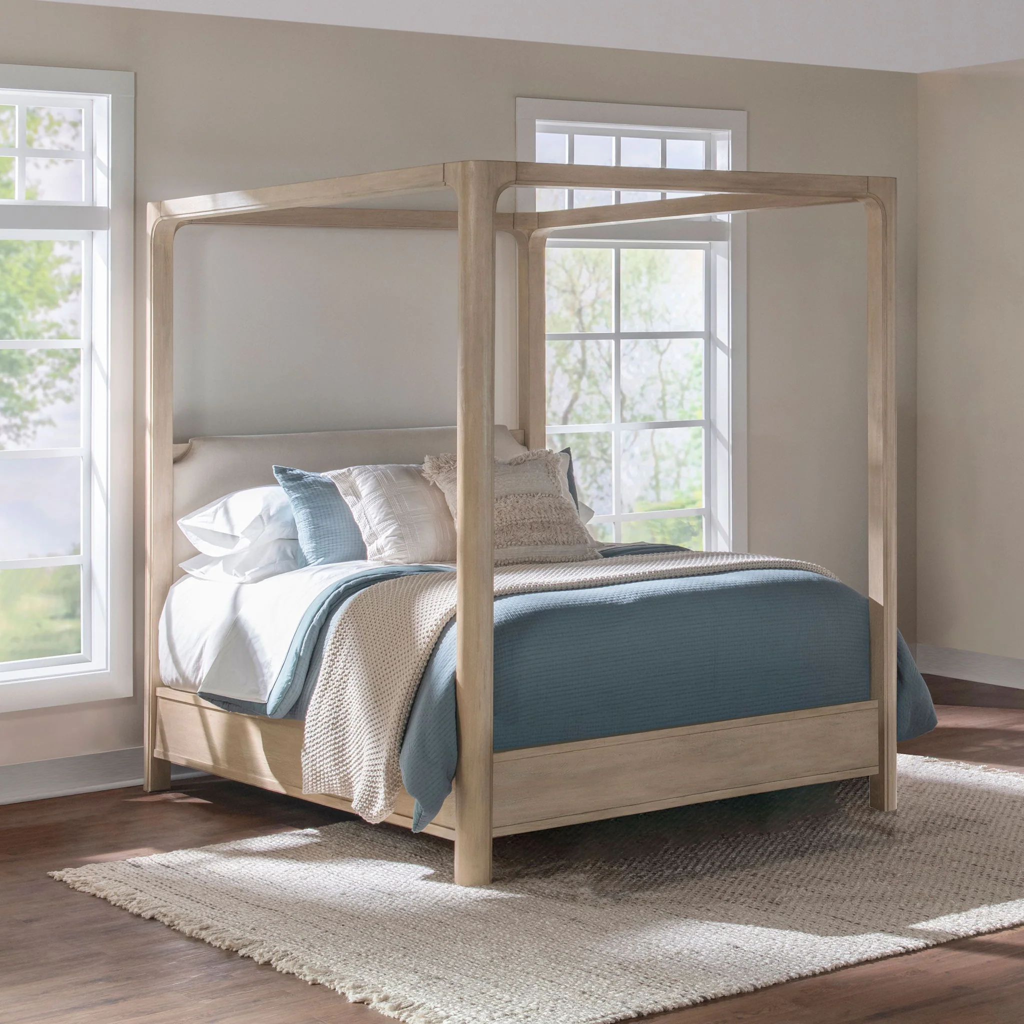 Solano 85-inch California King Canopy Bed Weathered Mango - Image 4