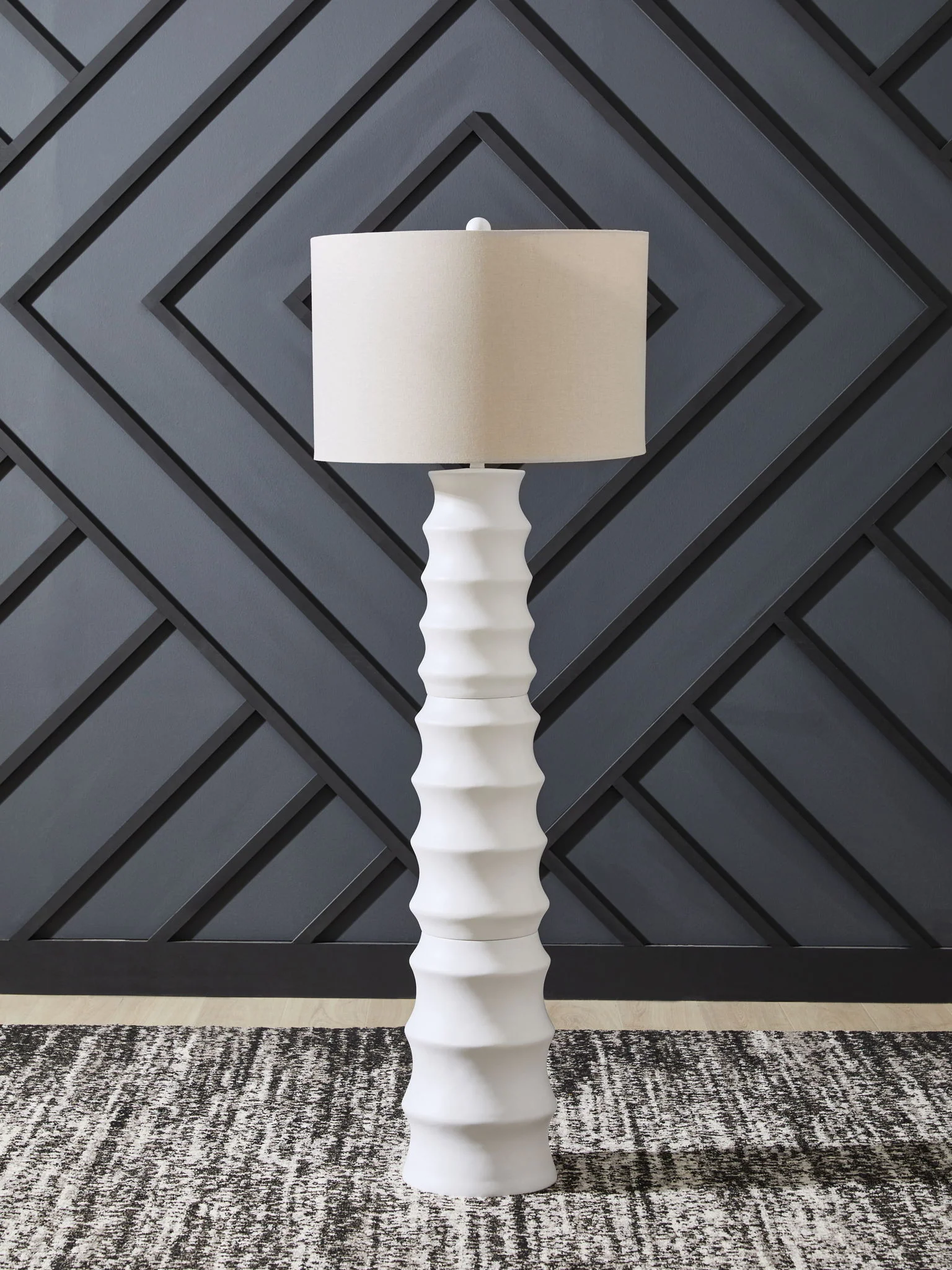 Veraleigh - Poly Lamp - Image 5