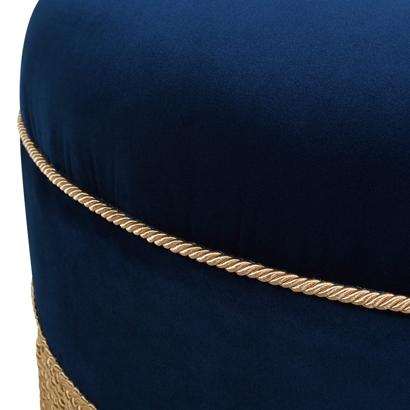 Yolanda - Round Upholstered Accent Ottoman - Image 25